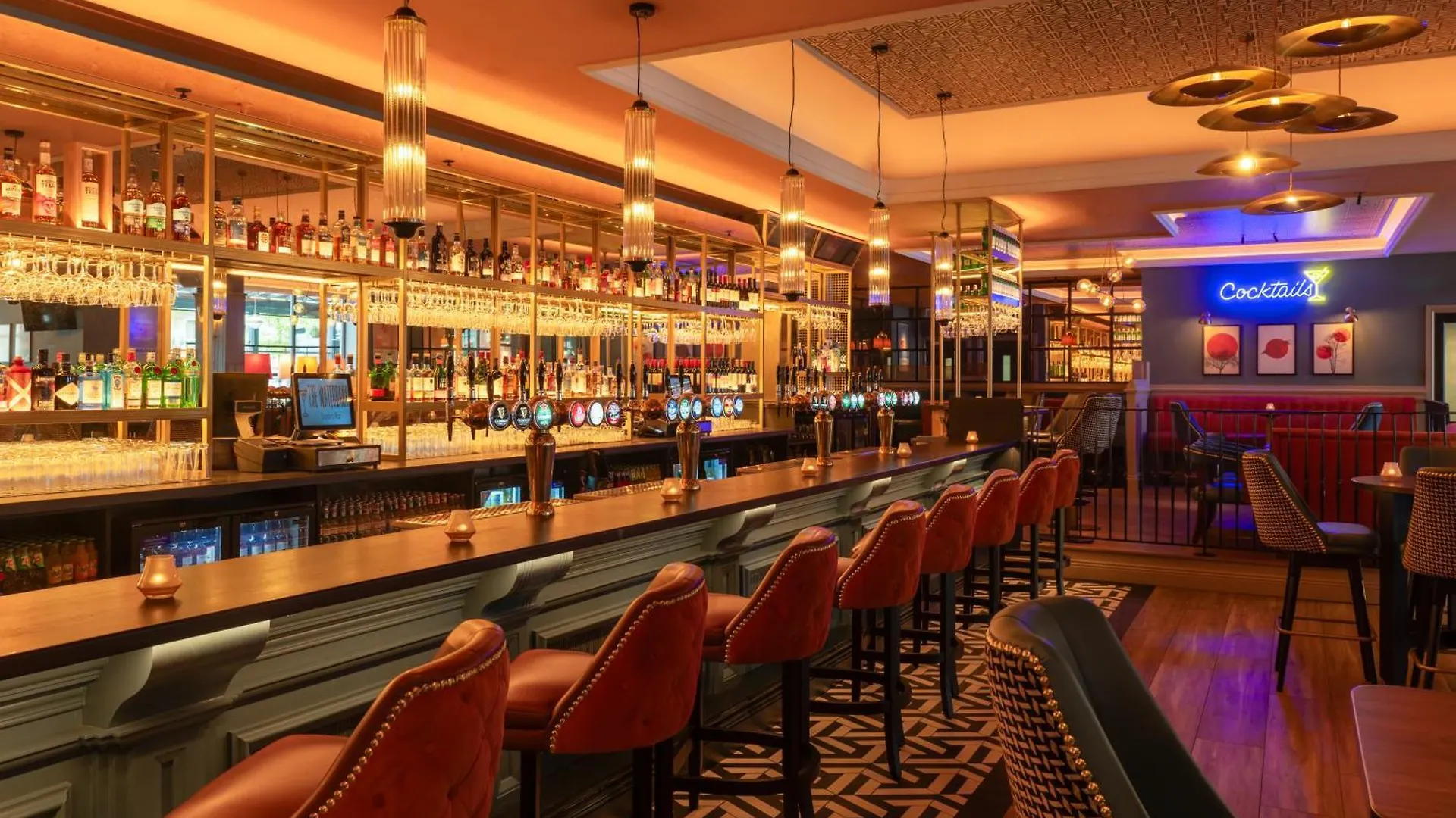 Grand Canal Hotel Dublin 4*,