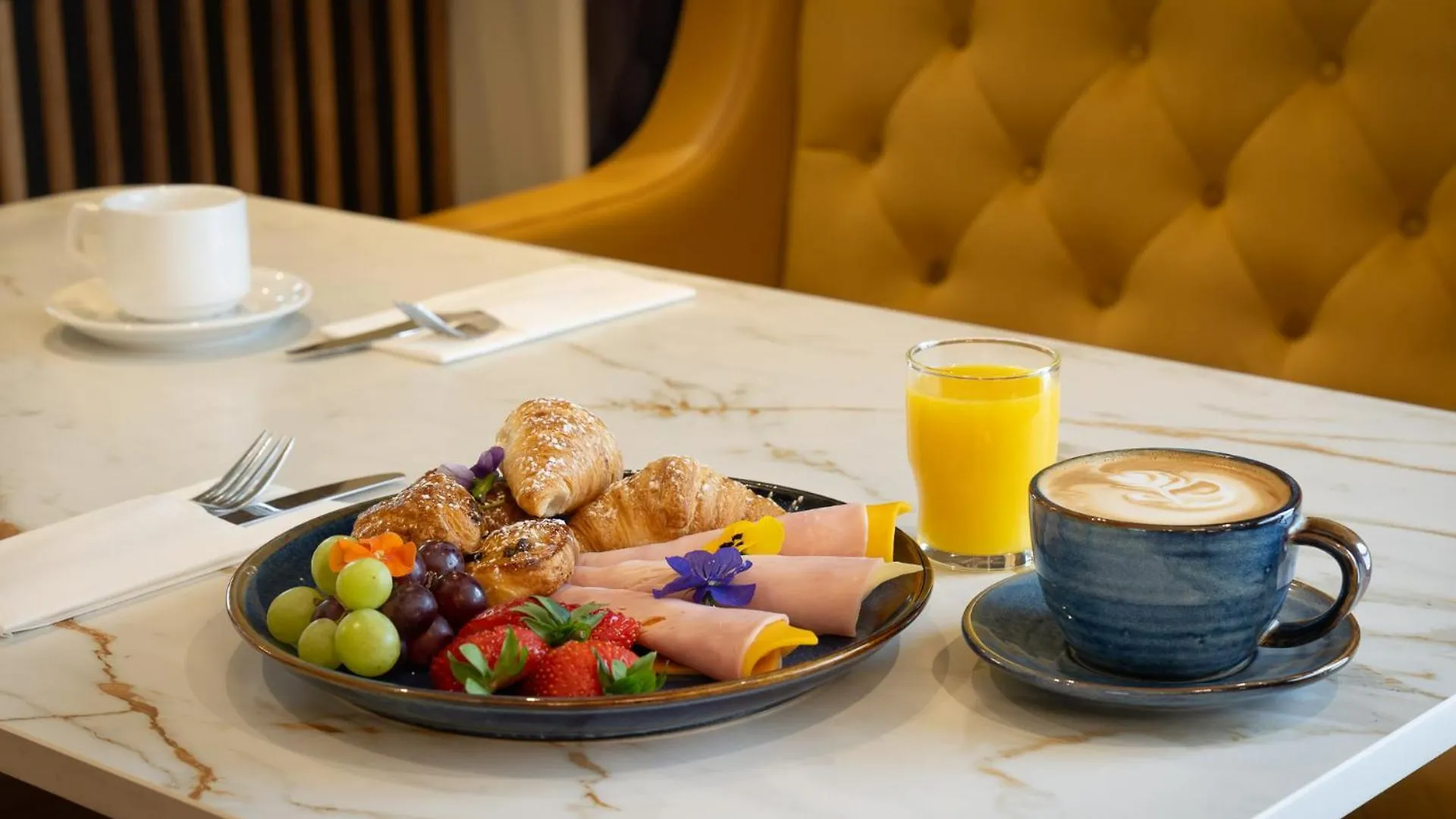 Grand Canal Hotel Dublin 4*,  Ireland