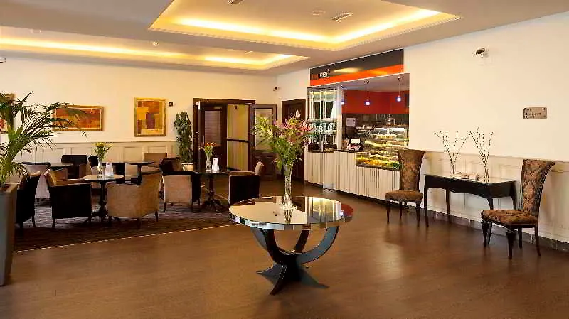 Grand Canal Hotel Dublin 4*,