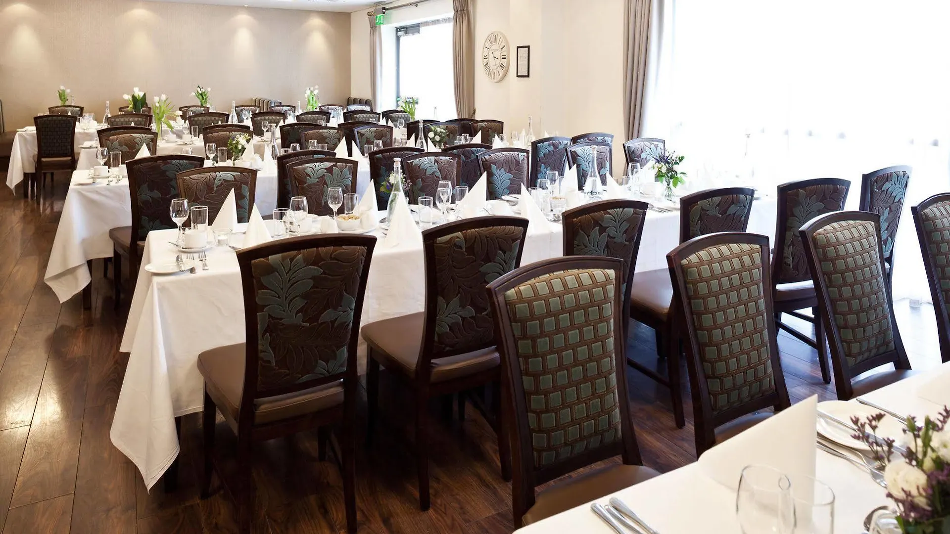 Grand Canal Hotel Dublin 4*,