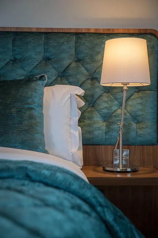 דבלין Grand Canal Hotel 4*,
